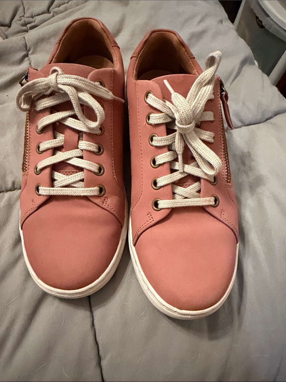 Clarks Women’s Dusty Rose Lace-Up Sneakers with Cream Laces